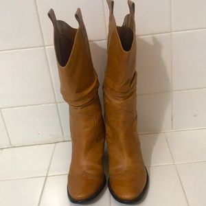 BCBG Cowboy Boots Tan / size 7